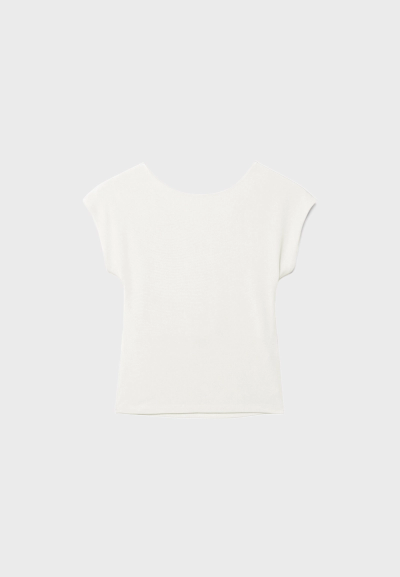 Футболка с открытой спиной