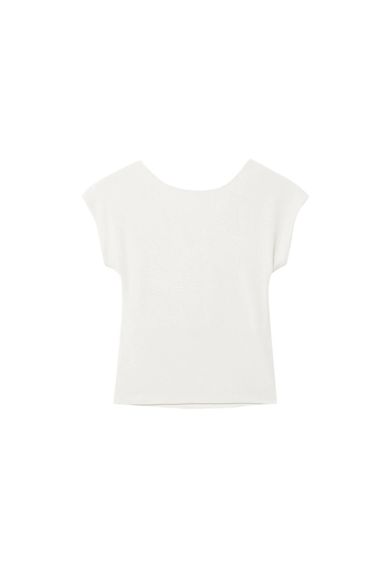 Футболка с открытой спиной