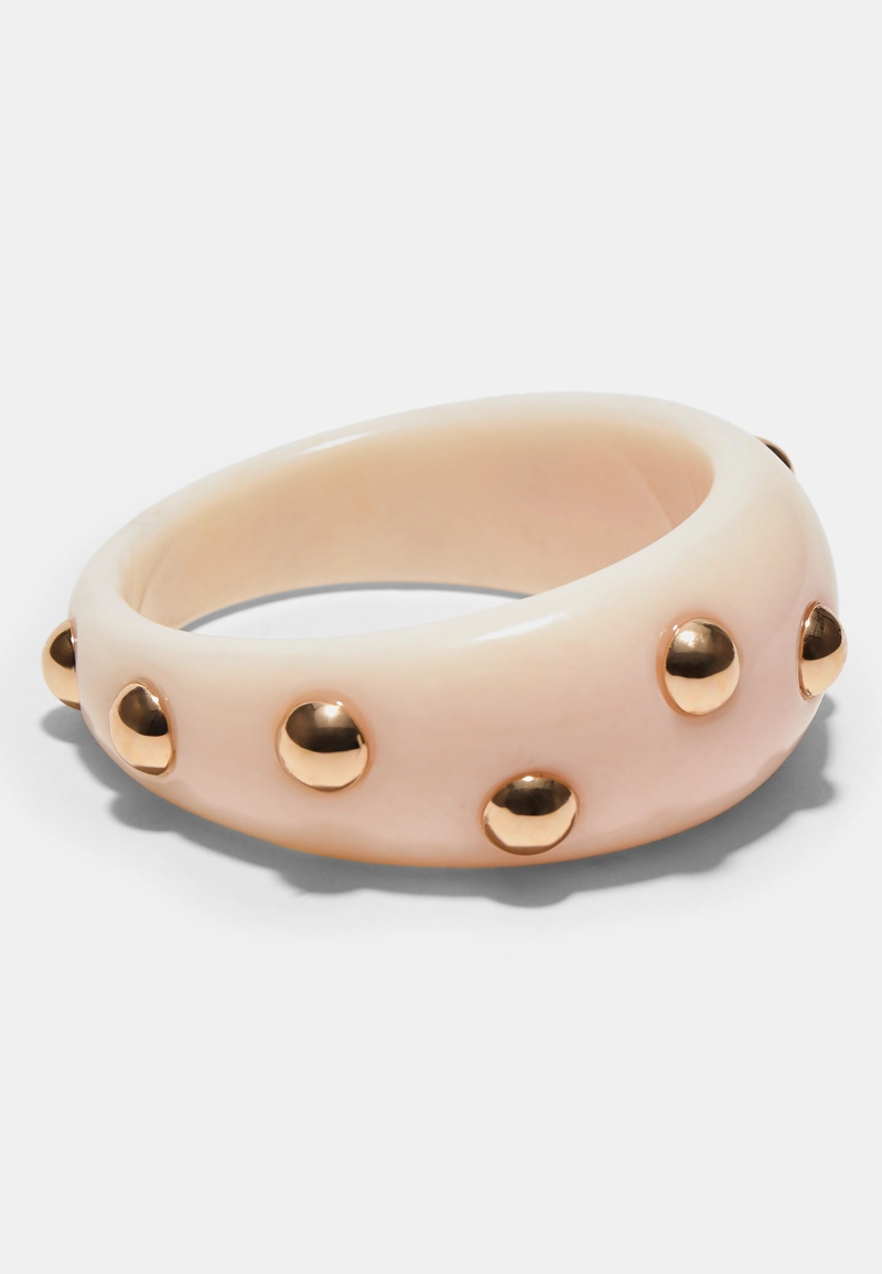 Браслет с заклепками