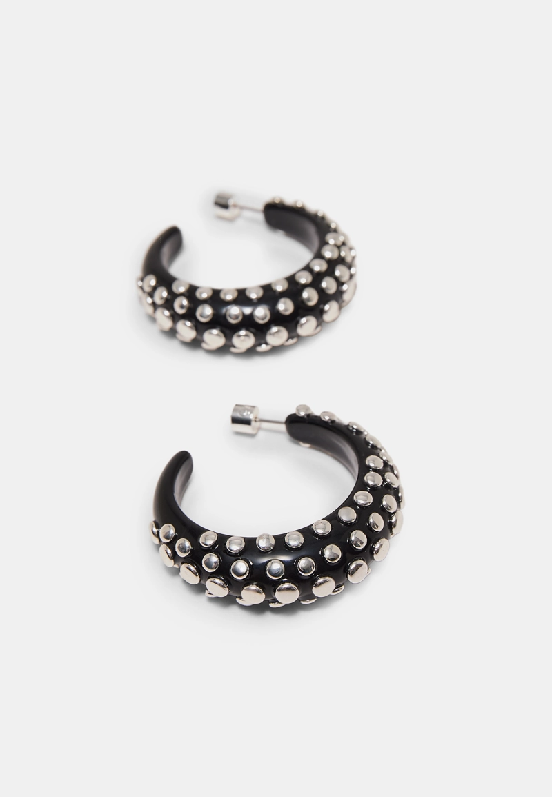 Серьги-кольца с заклепками