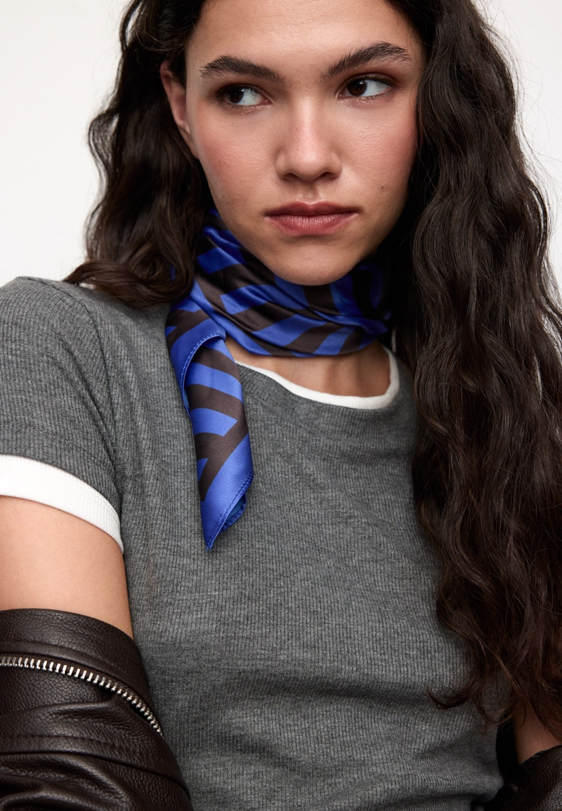 Платок в полоску