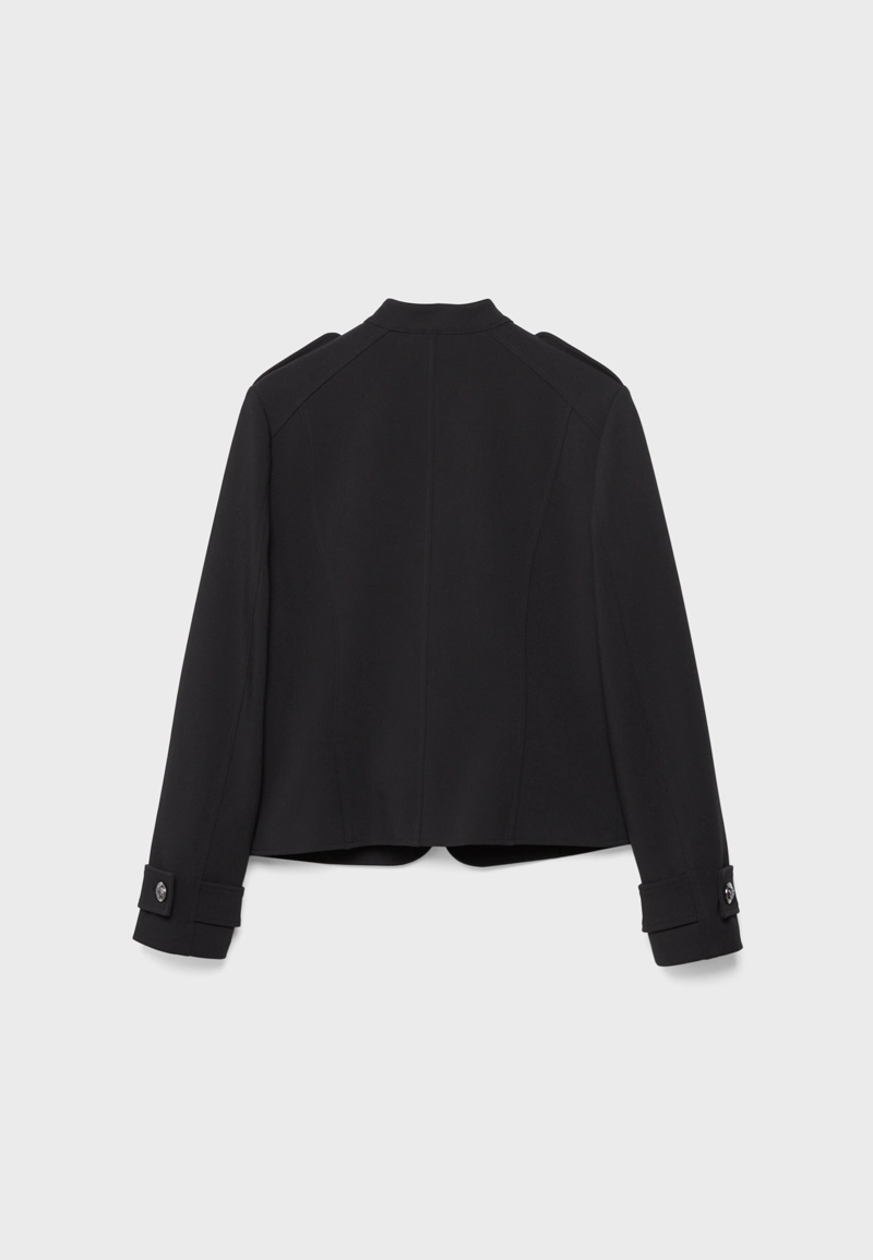 Приталенный пиджак с пуговицами с гравировкой