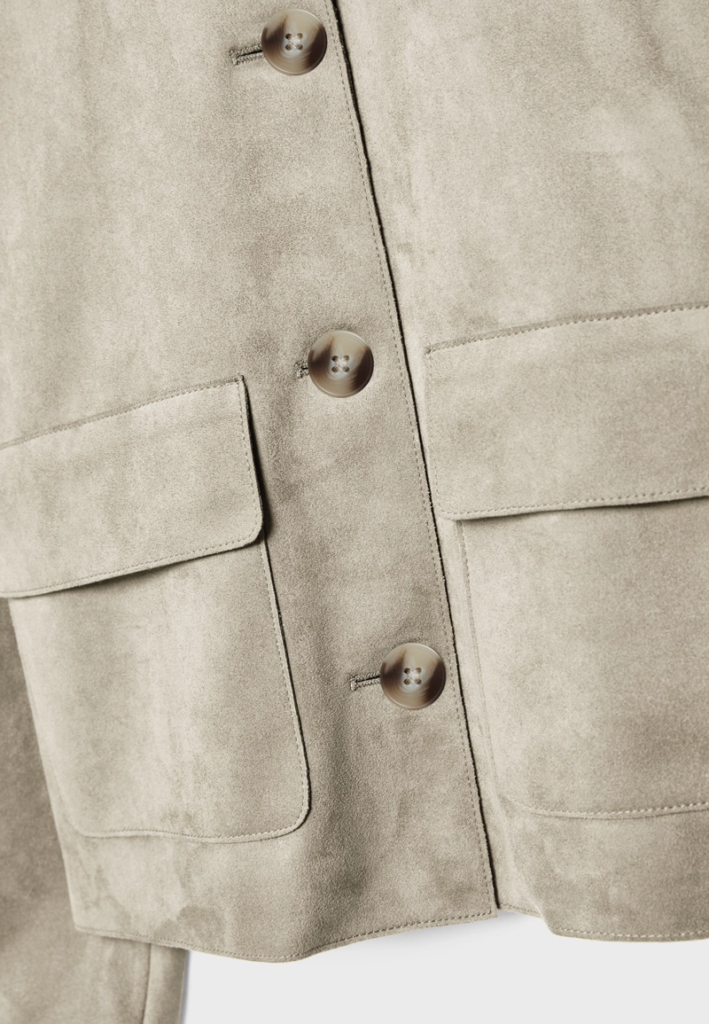 Куртка с карманами из искусственной замши