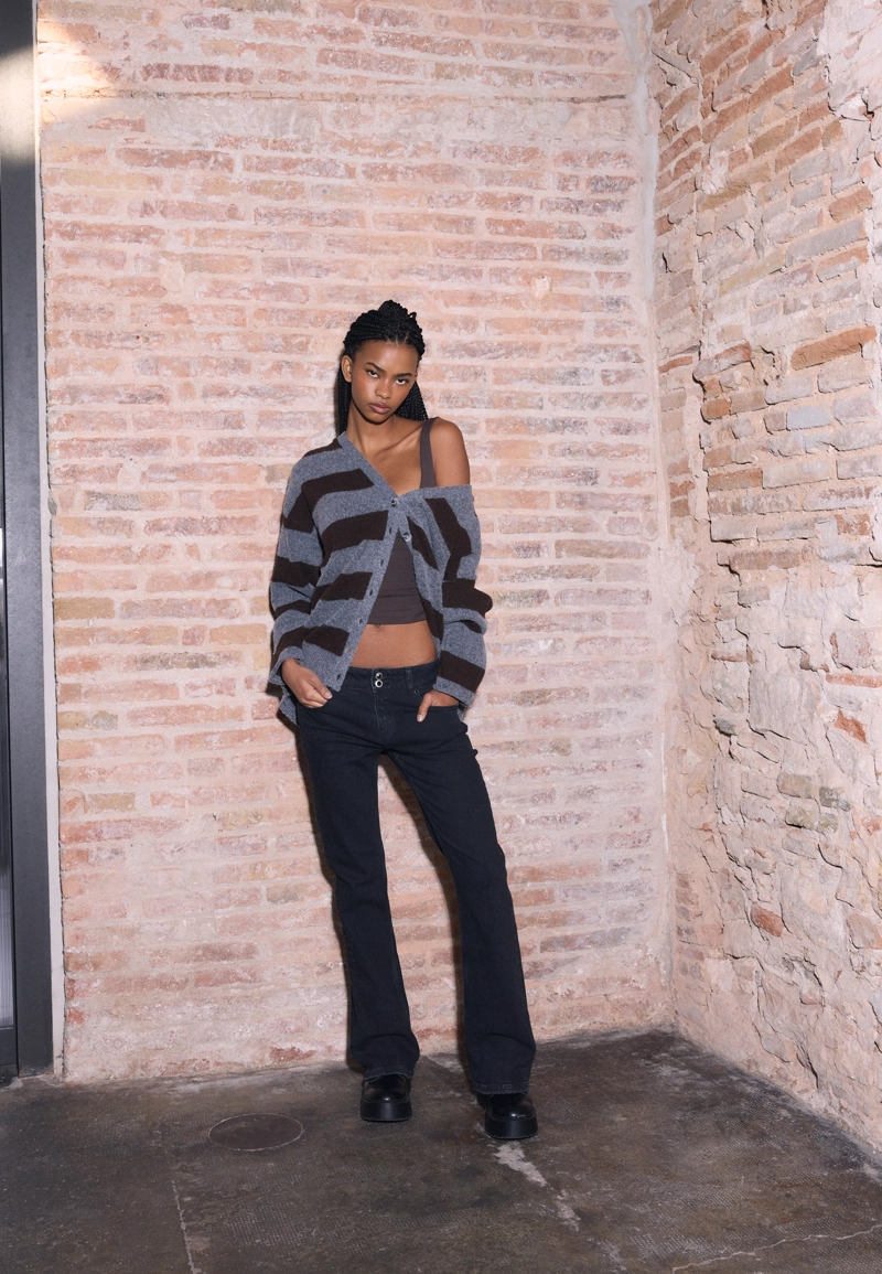 Джинсы с низкой посадкой с пайетками