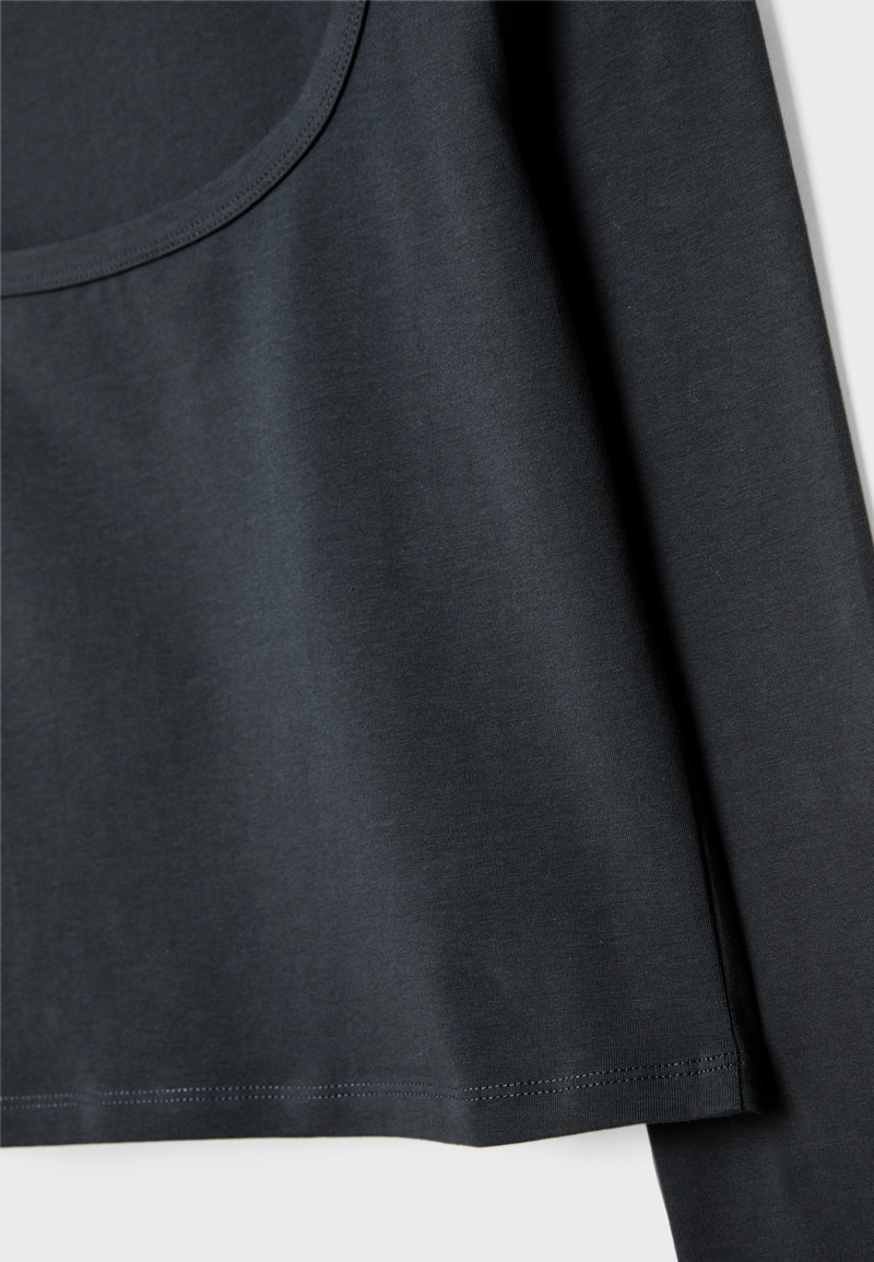 Базовая футболка с длинными рукавами