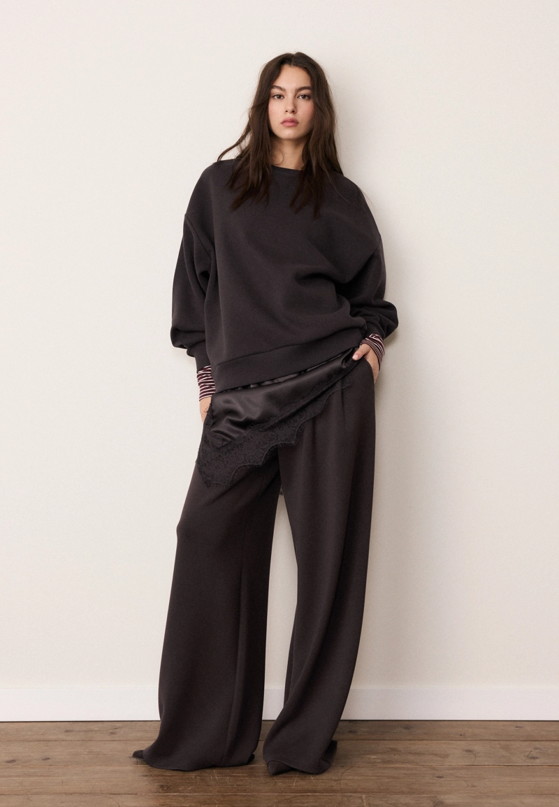 Толстовка с сатиновым подолом