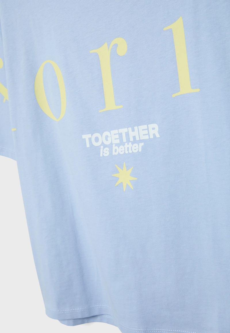 Футболка с вырезом-лодочкой и принтом