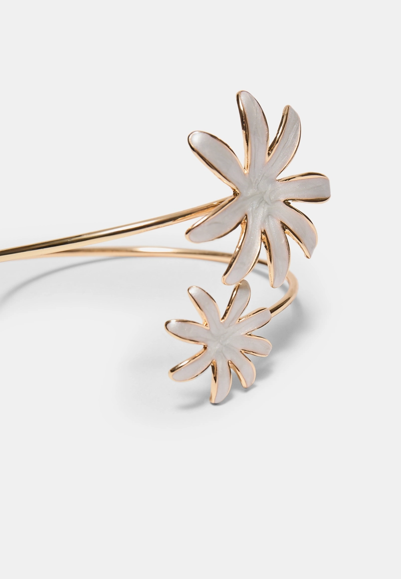 Браслет с двойным эмалированным цветком