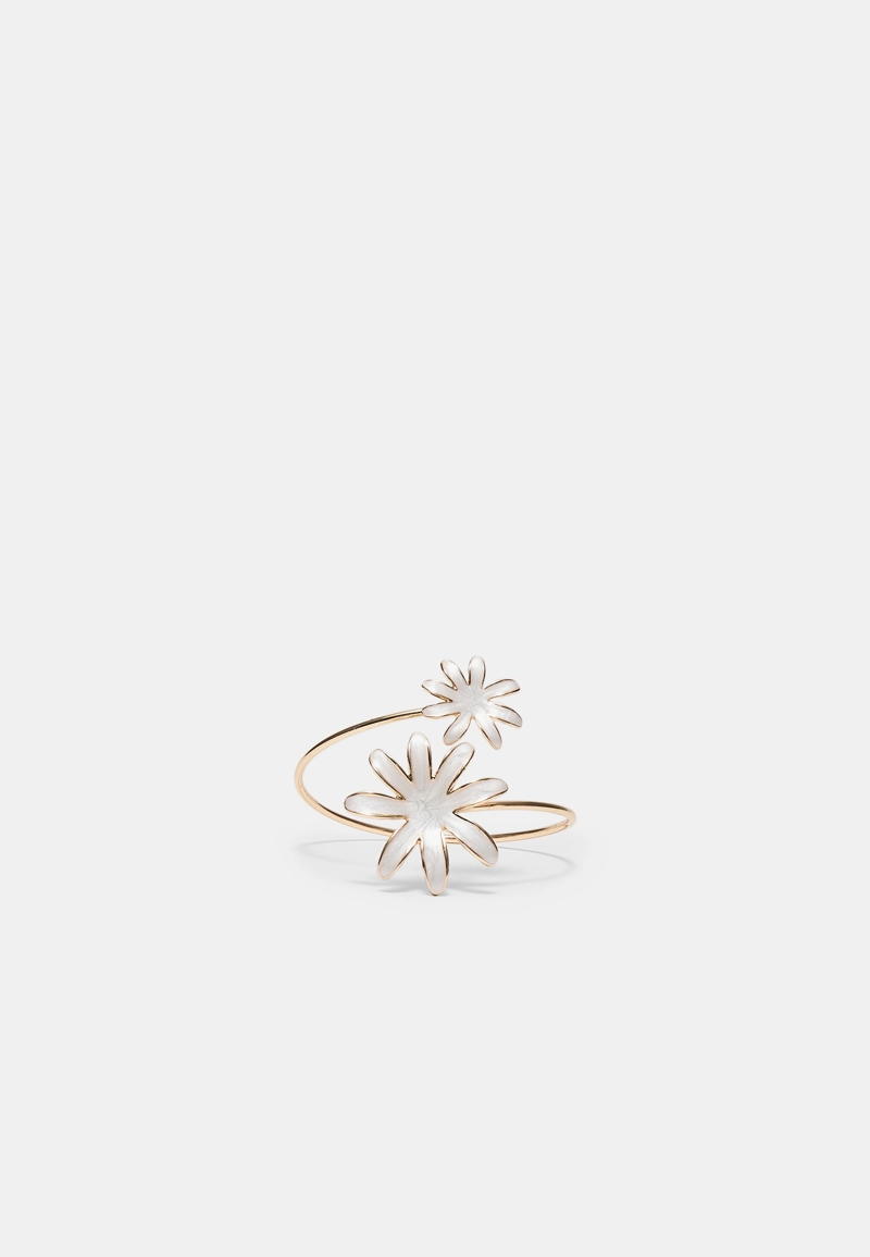 Браслет с двойным эмалированным цветком