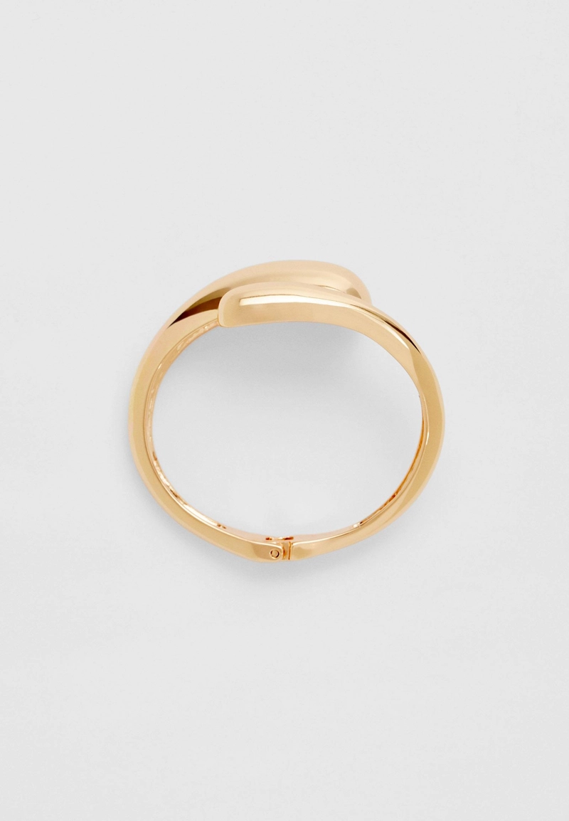 Жесткий браслет