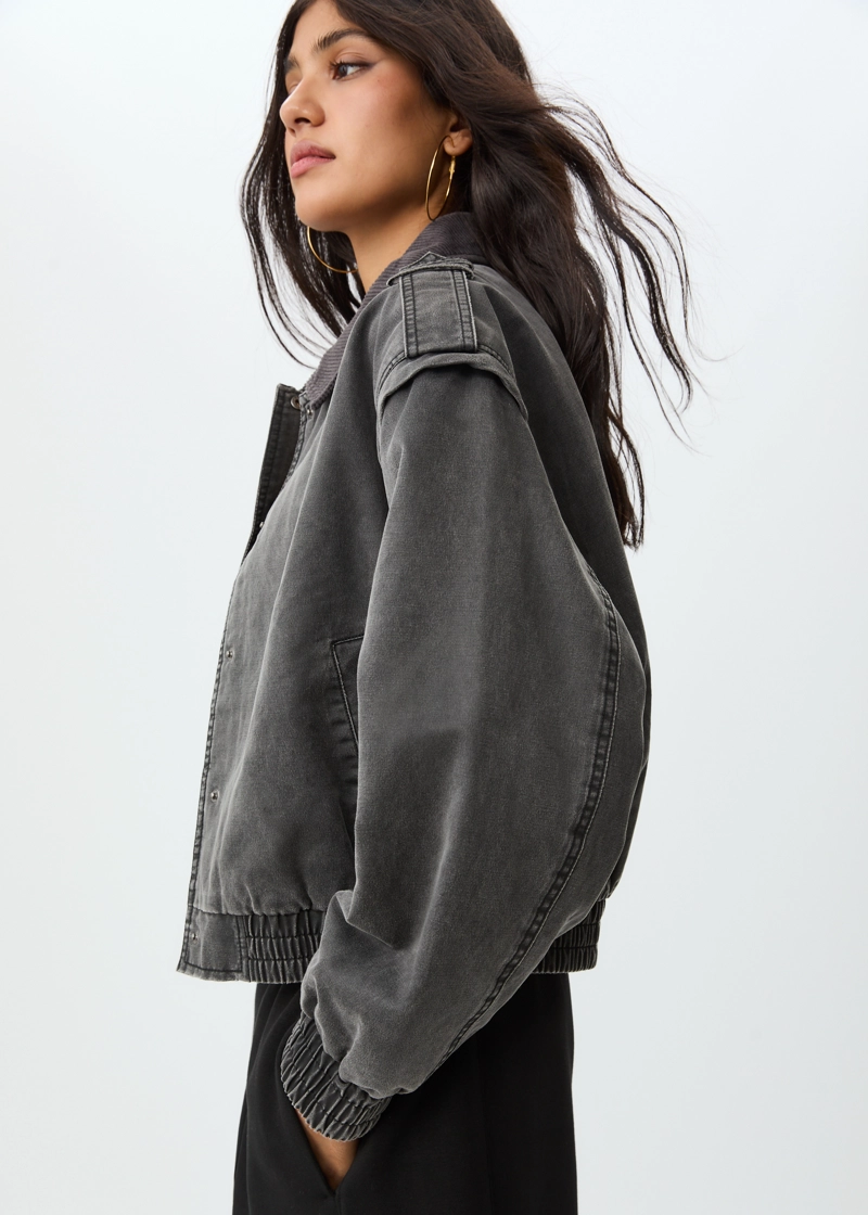 Укороченная куртка с эффектом потертости