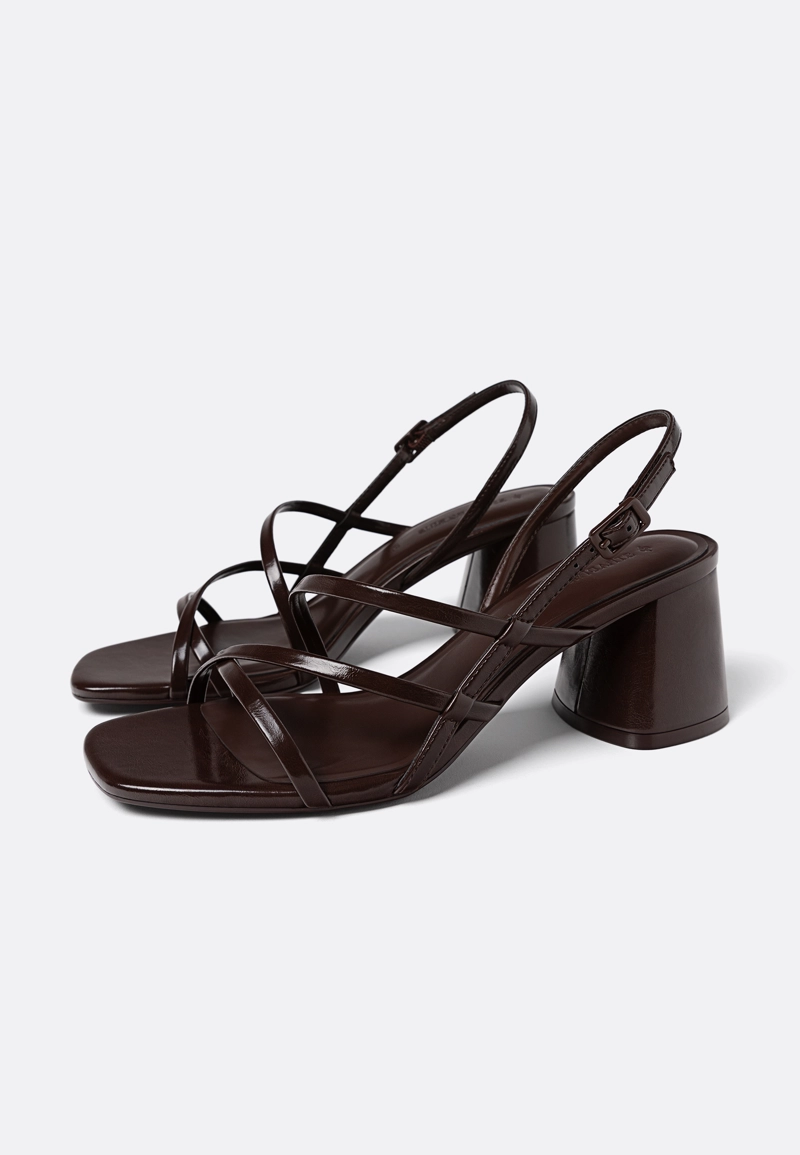 Босоножки на широком каблуке с ремешками