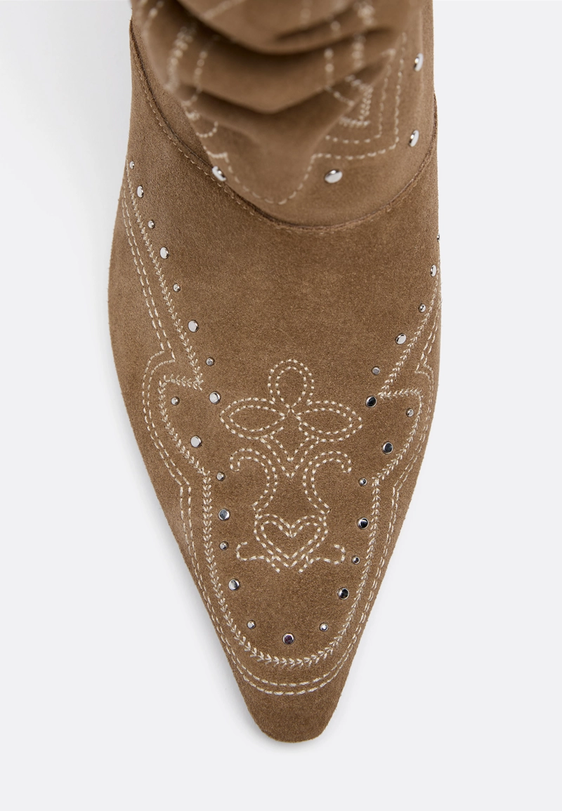 Кожаные ботинки на танкетке