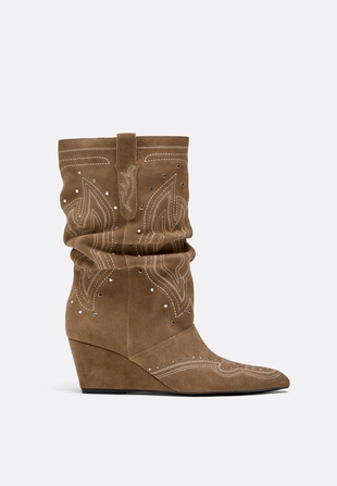 Кожаные ботинки на танкетке- Заказать в России