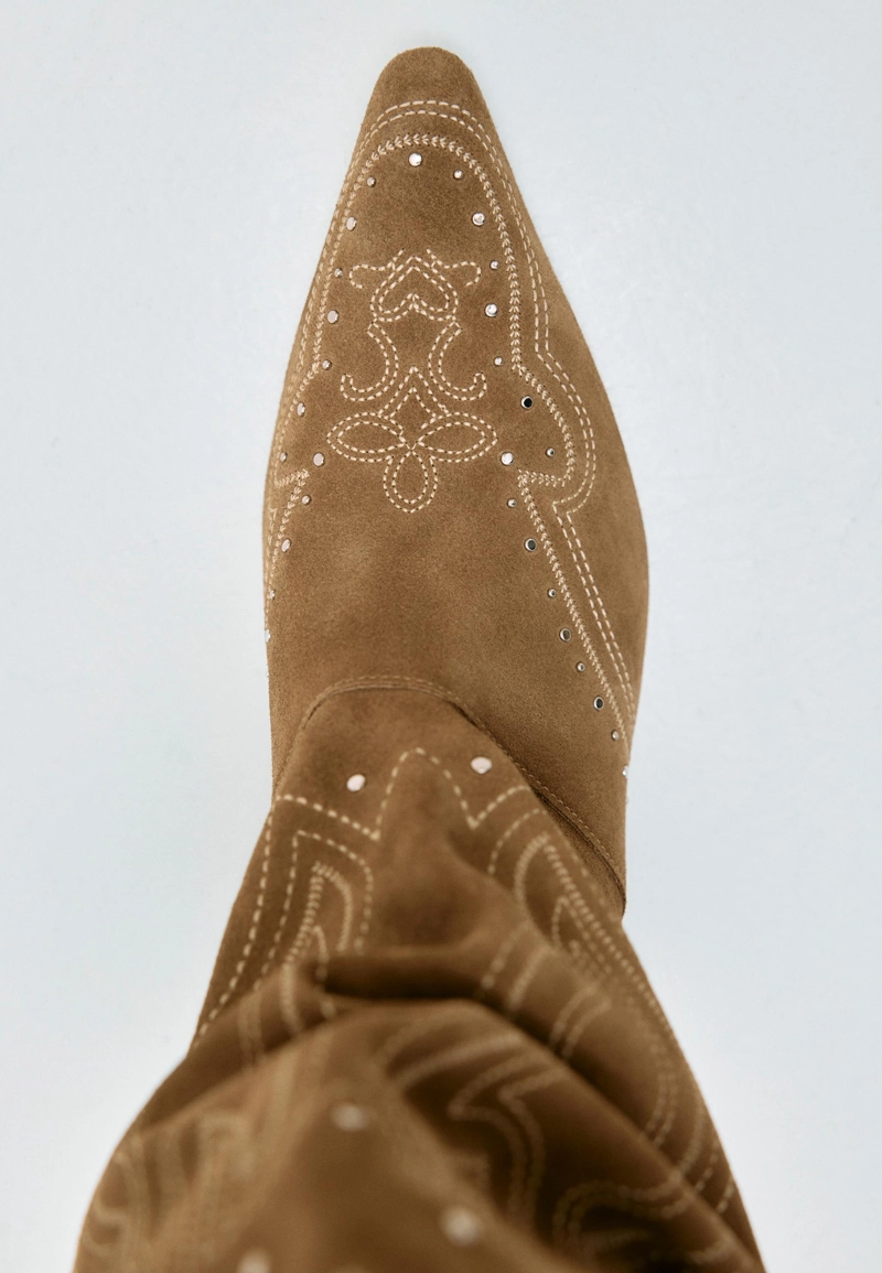 Кожаные ботинки на танкетке