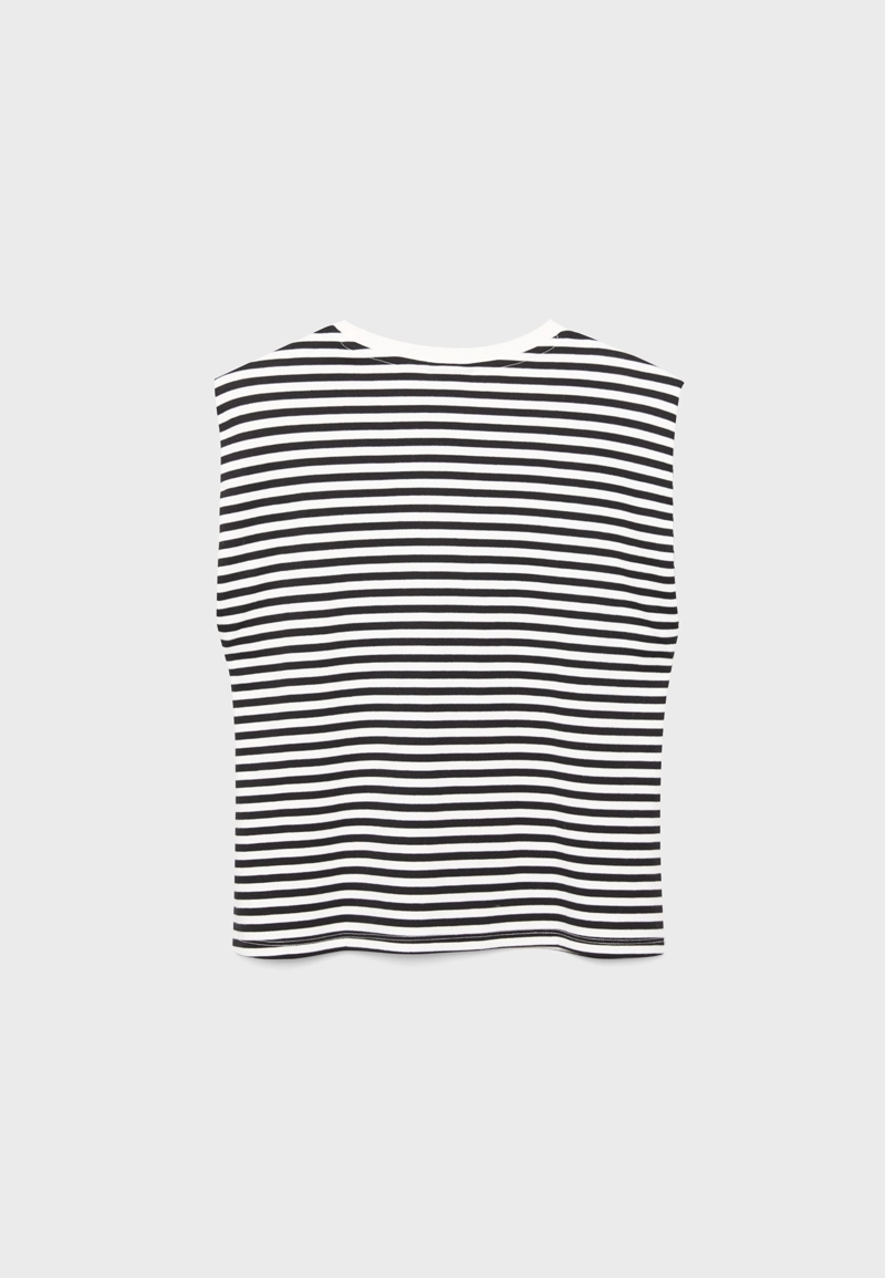 Базовая футболка в полоску с подплечниками