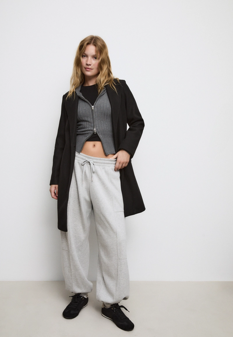 Пальто миди на пуговице из мягкой ткани