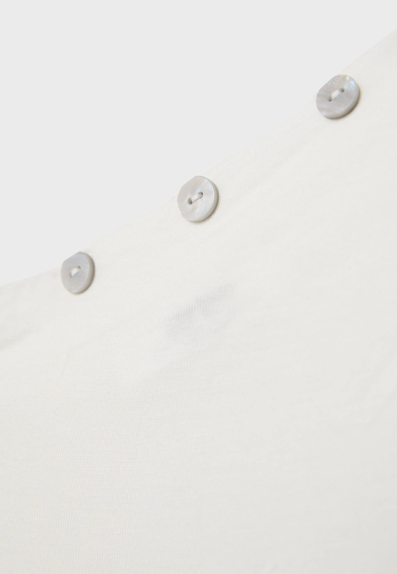 Асимметричная футболка на пуговицах