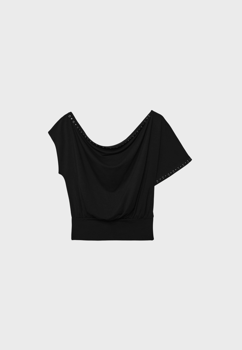 Асимметричная футболка с заклепками