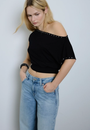 Асимметричная футболка с заклепками- Заказать в России