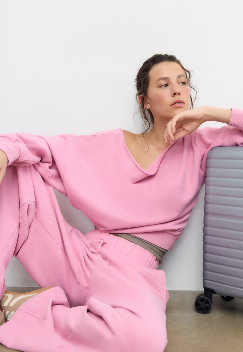 Брюки-джоггеры прямого кроя с эффектом потертости