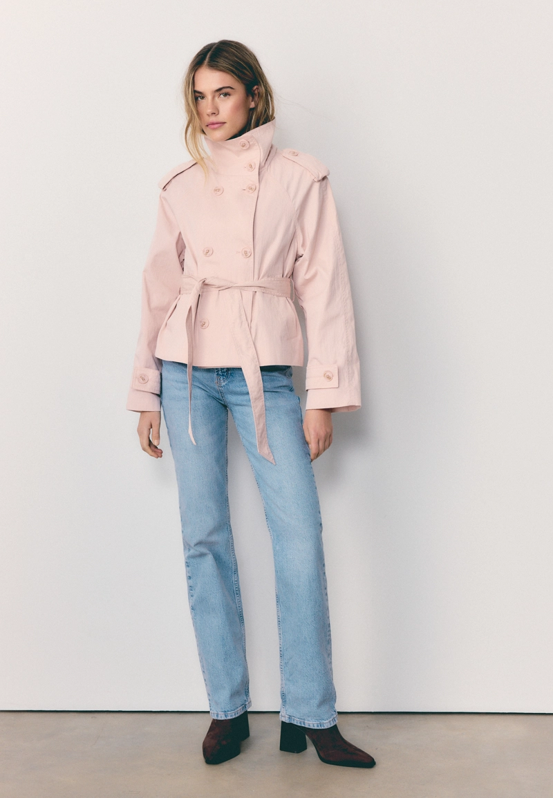 Тренч с высоким воротом и поясом