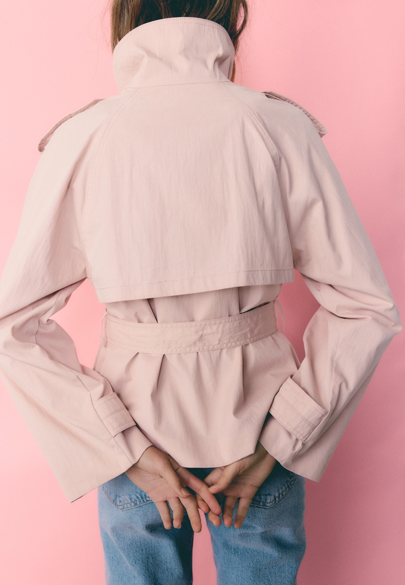 Тренч с высоким воротом и поясом