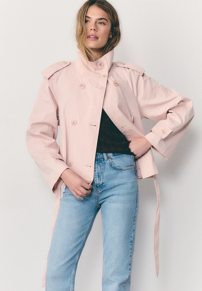 Тренч с высоким воротом и поясом