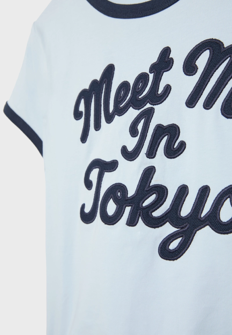 Футболка с короткими рукавами, контрастной отделкой и принтом