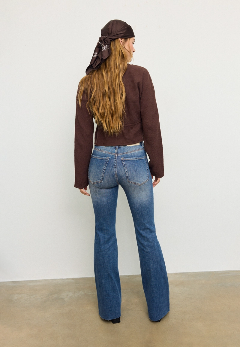 Джинсы клеш стрейч D74 с разрезами