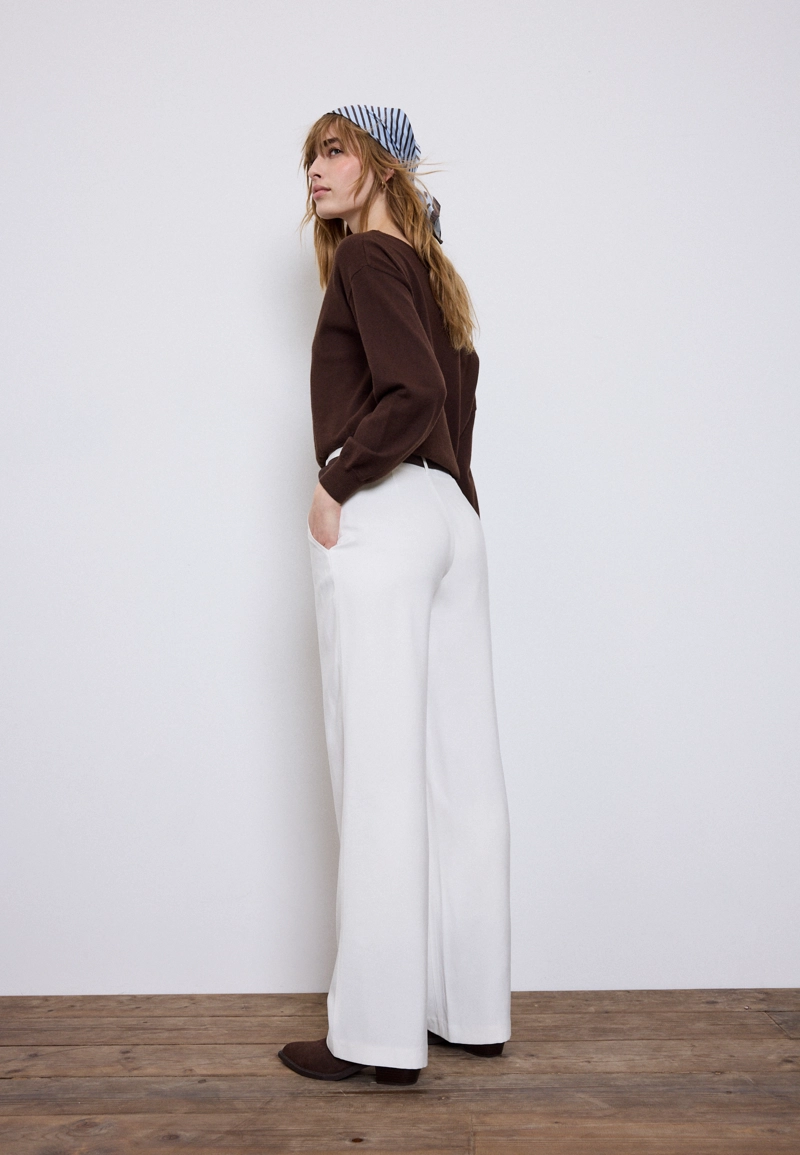 Прямые струящиеся брюки с поясом