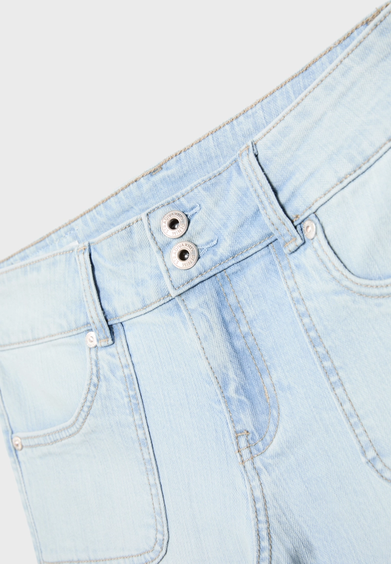 Джинсы с низкой посадкой и простроченными карманами