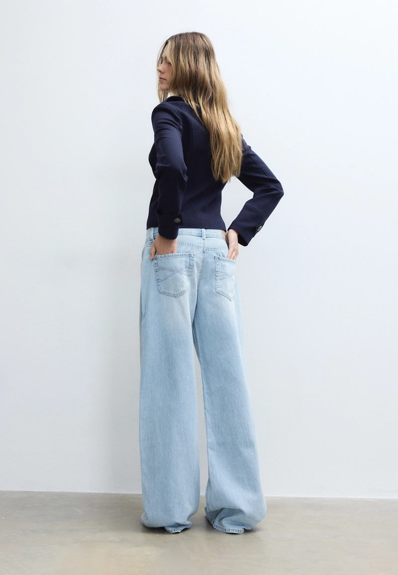 Джинсы с низкой посадкой на двух пуговицах