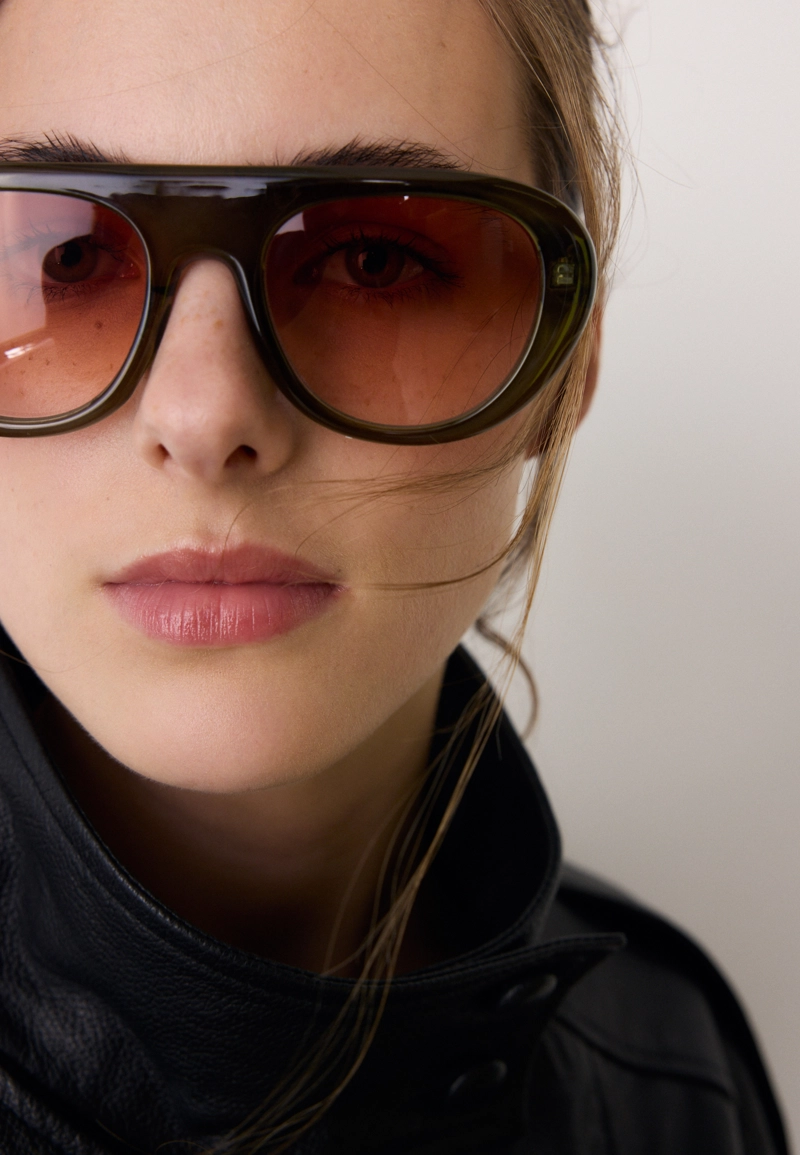 Круглые очки в пластиковой оправе