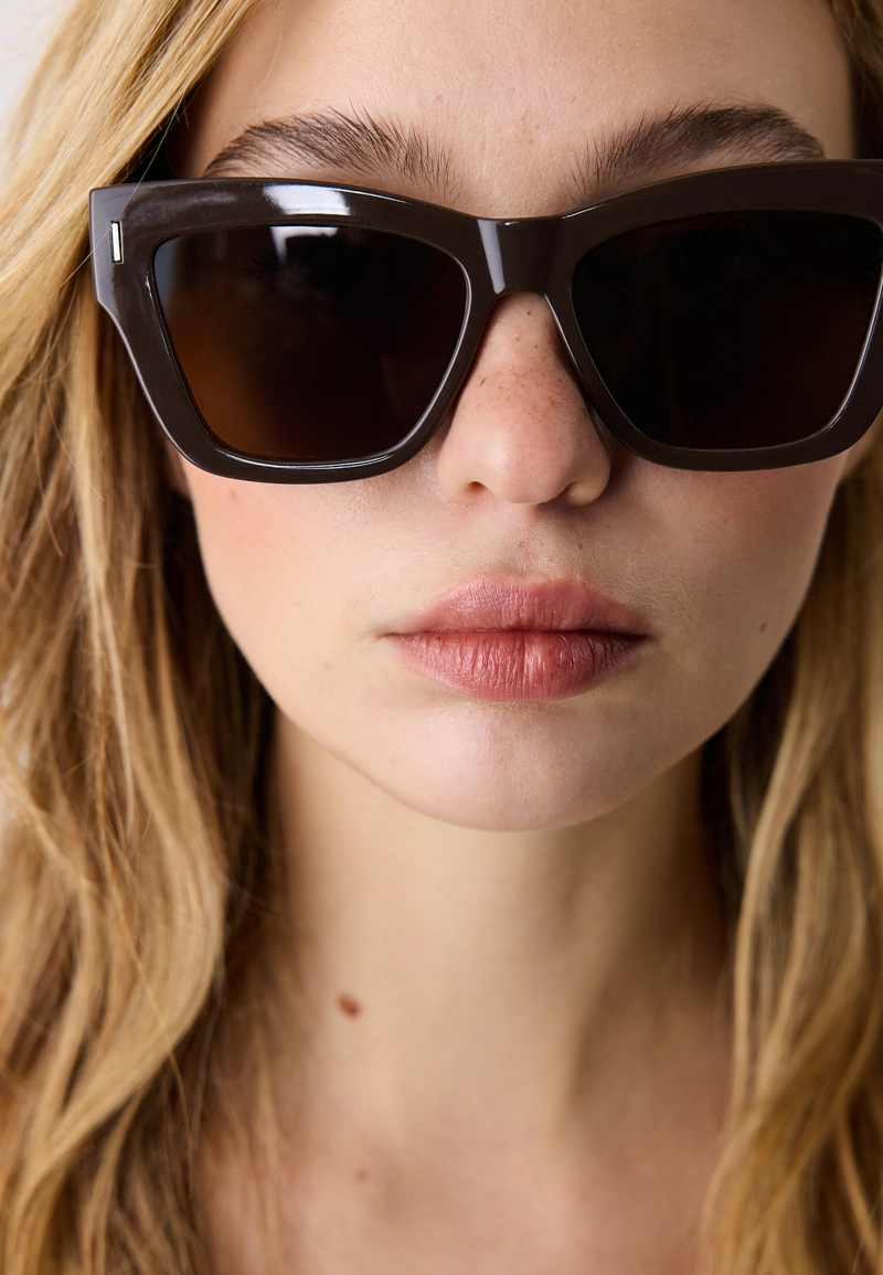 Квадратные очки «кошачий глаз» с деталями