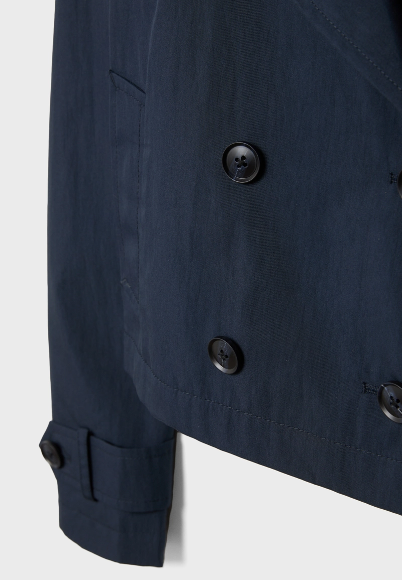 Укороченный двубортный тренч