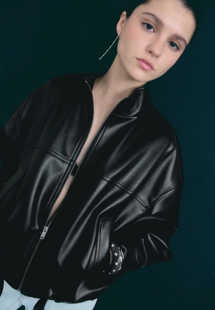 Куртка-бомбер из искусственной кожи с поясом- Заказать в России