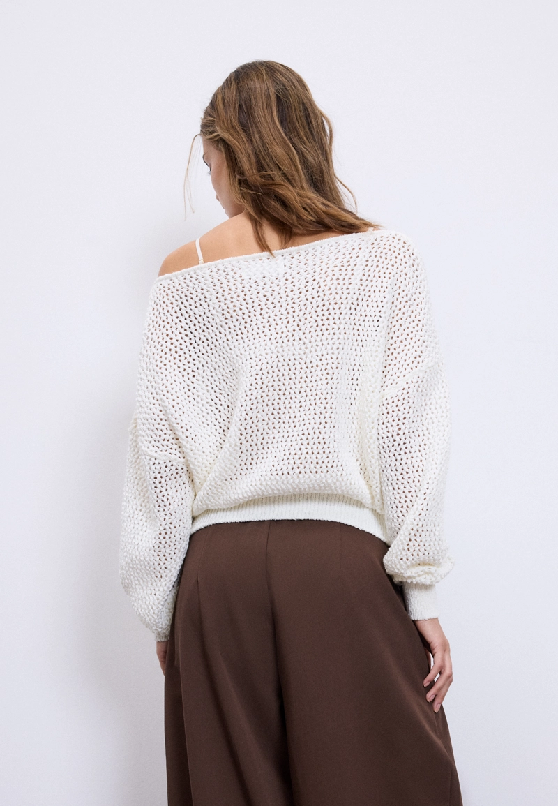 Вязаный джемпер в сетку с вырезом-лодочкой