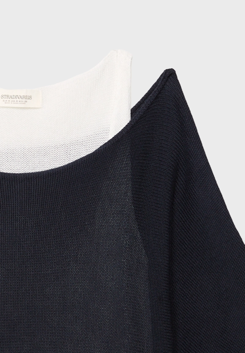 Свитер с вырезом-лодочкой и наложением