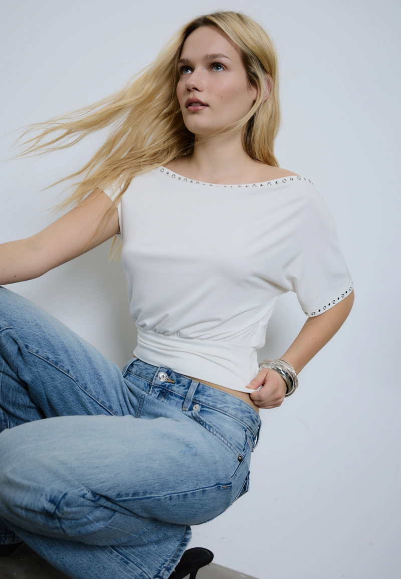 Асимметричная футболка с заклепками