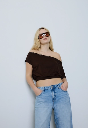 Асимметричная футболка с заклепками- Заказать в России