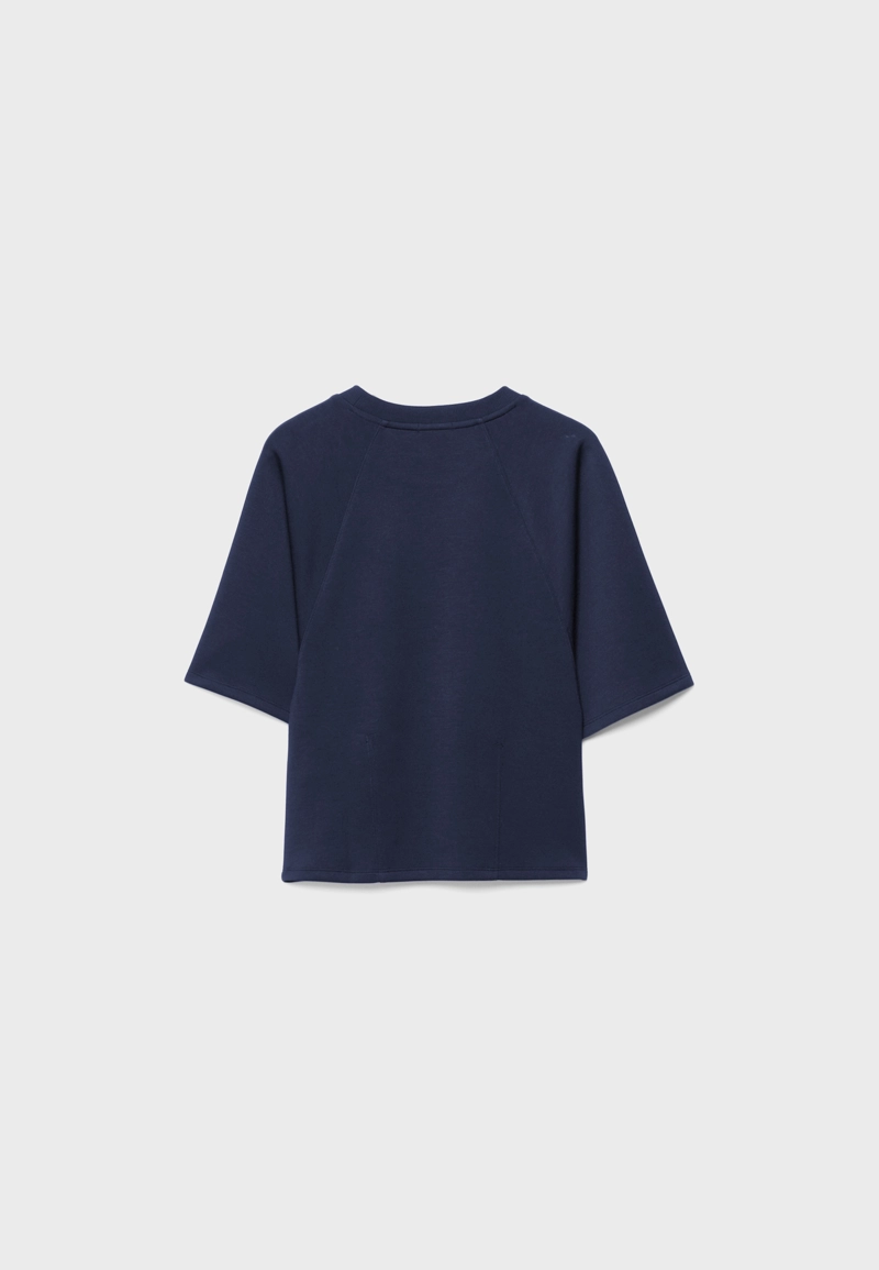 Футболка с короткими рукавами и мягкой на ощупь тканью