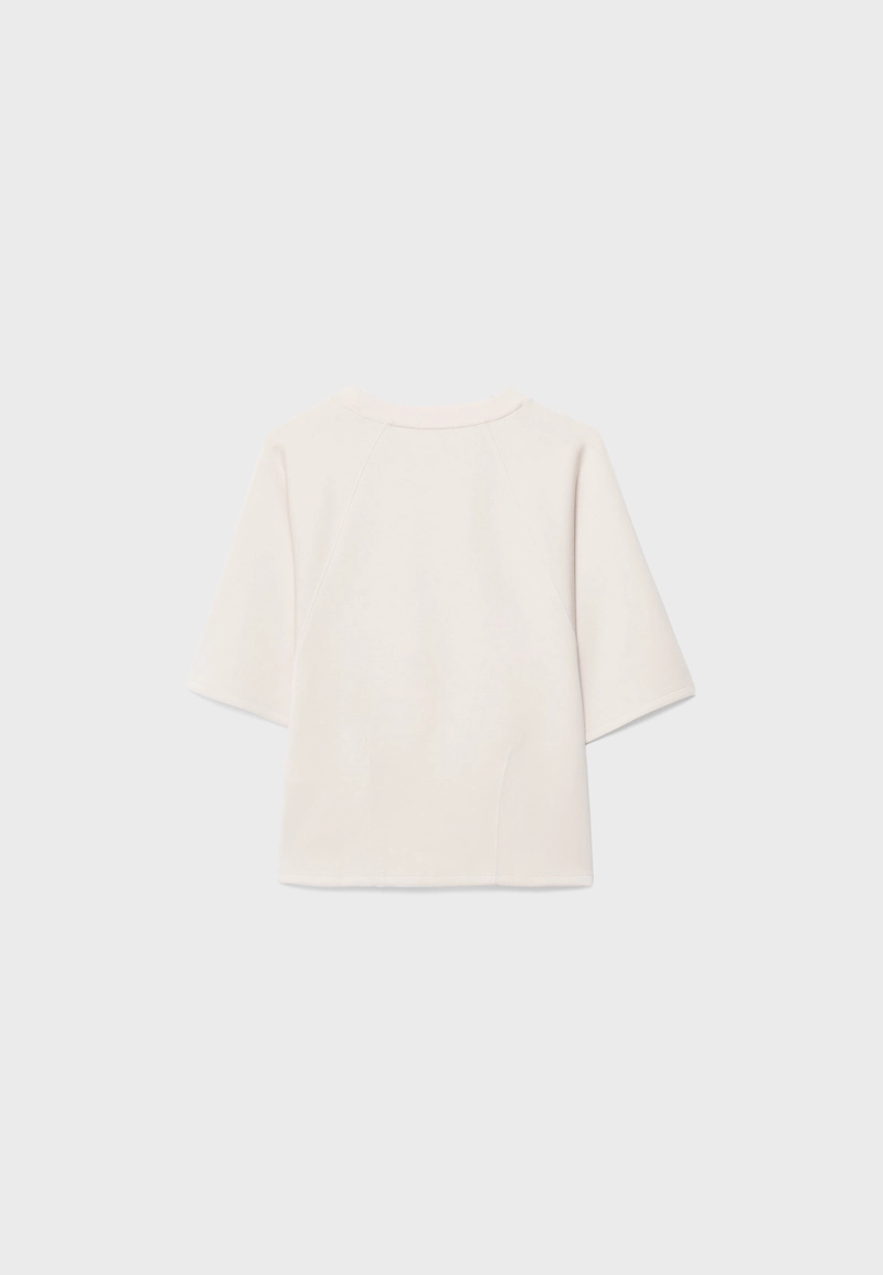 Футболка с короткими рукавами и мягкой на ощупь тканью