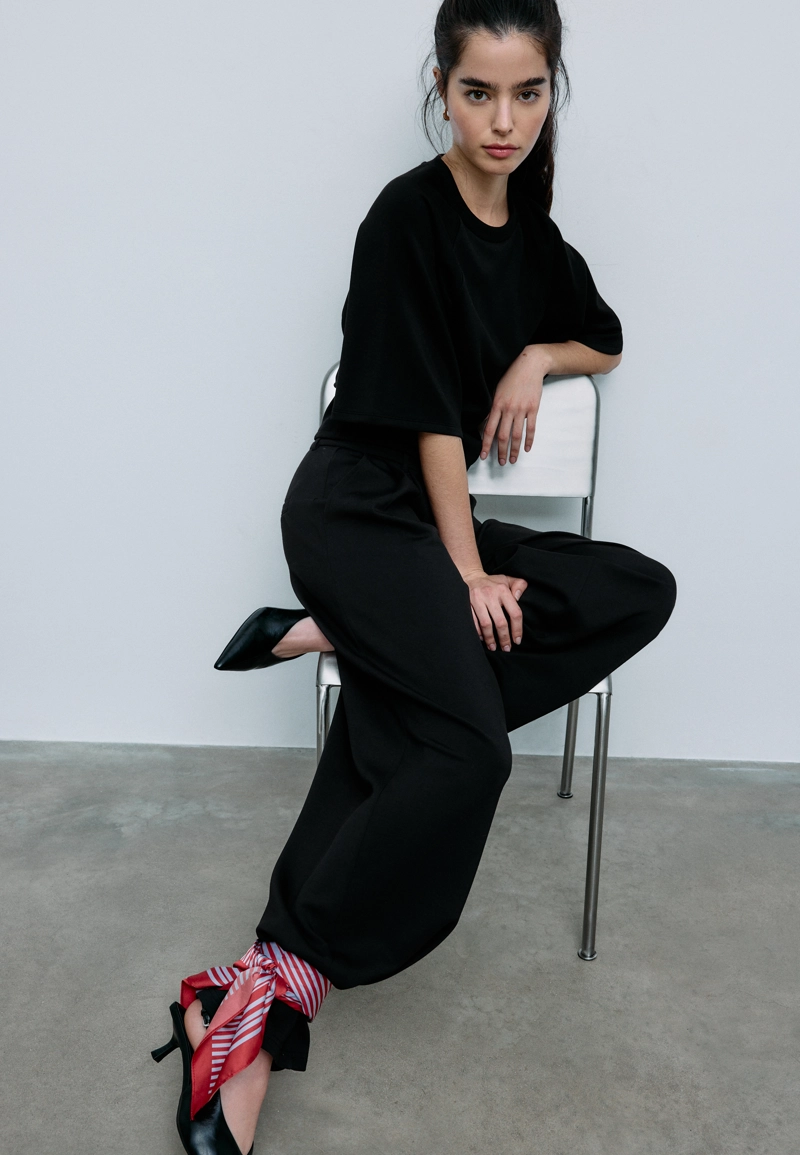 Футболка с короткими рукавами и мягкой на ощупь тканью