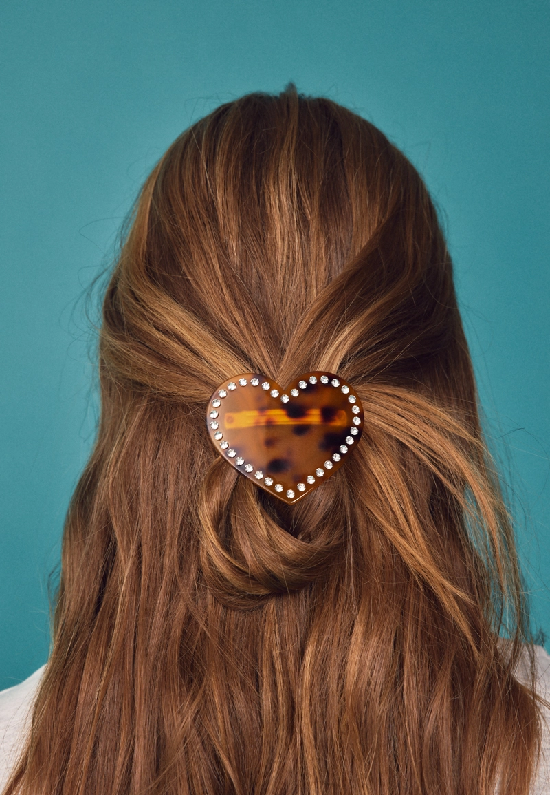 Заколка для волос «Сердце» с заклепками