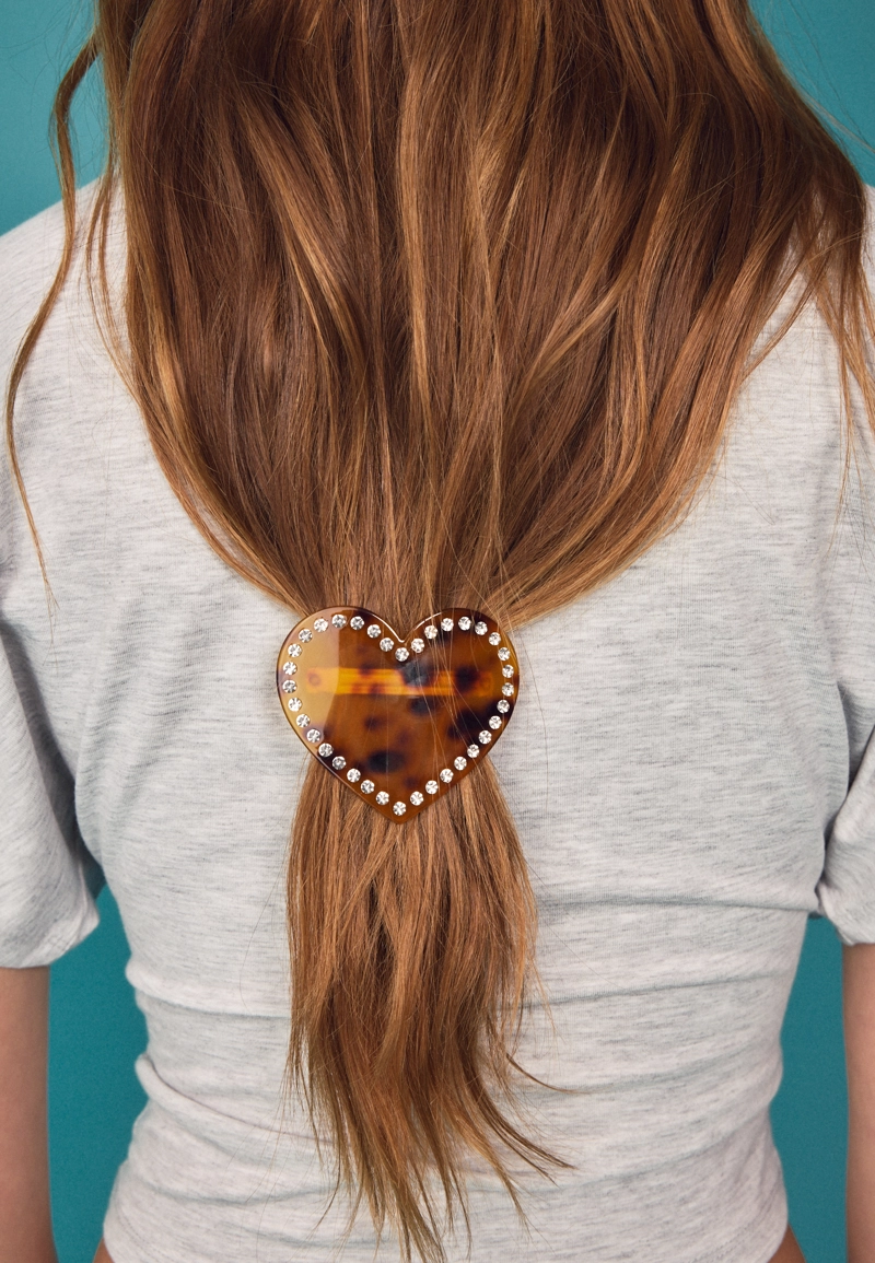 Заколка для волос «Сердце» с заклепками