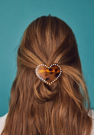 Заколка для волос «сердце» с заклепками- Заказать в России