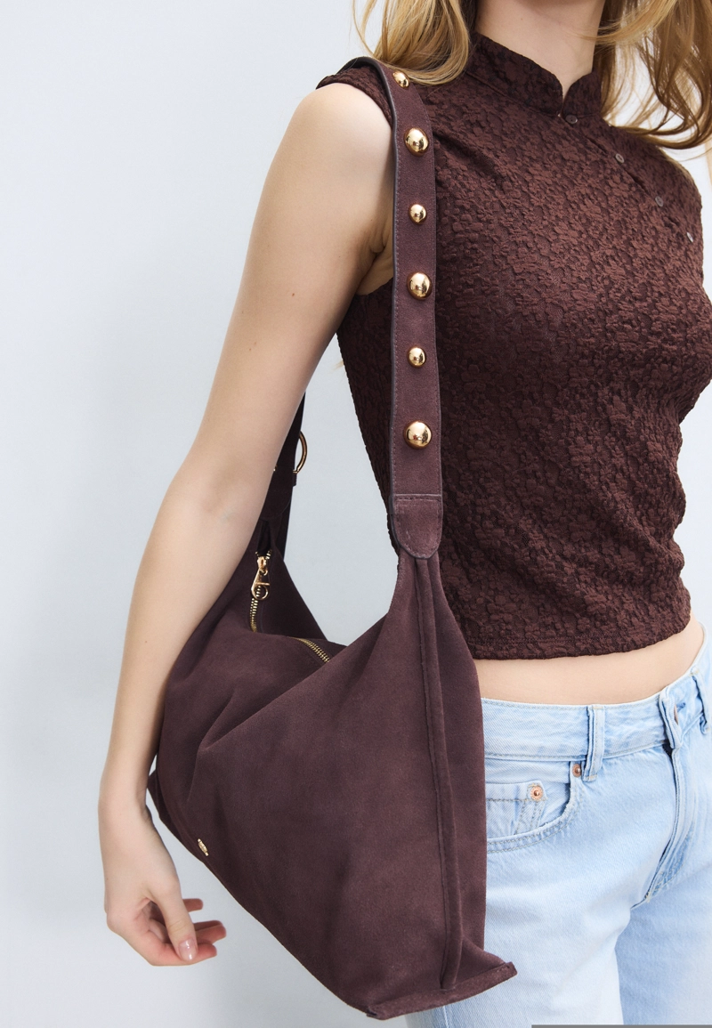 Плоская сумка через плечо со 100% кожаными заклепками