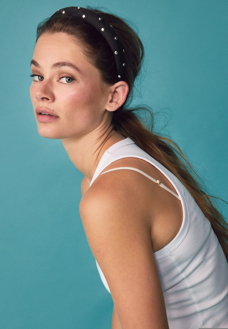 Объемный ободок с заклепками