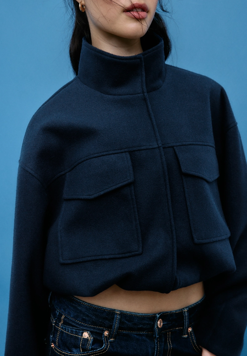 Куртка-бомбер с карманами, мягкая на ощупь